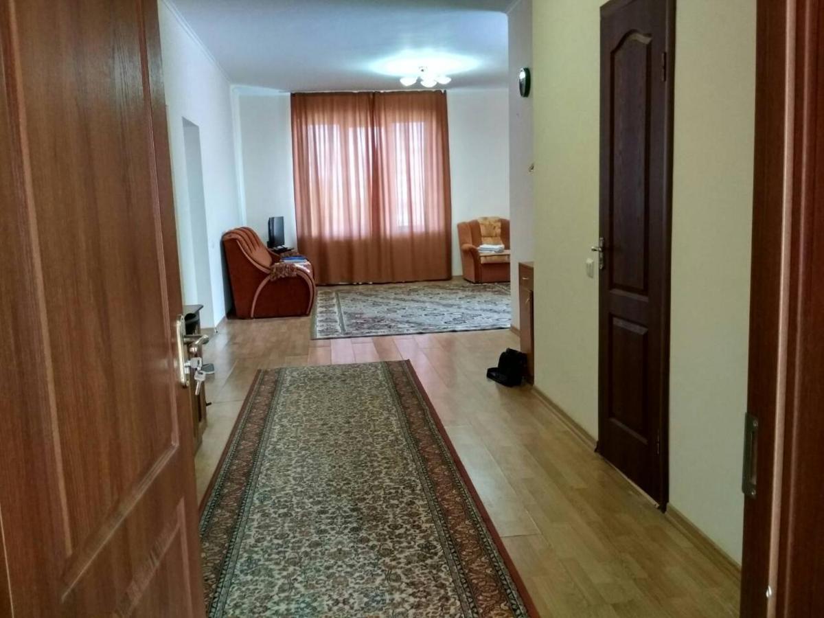 Apartments Domovik Просторная Квартира С Видом На Горы Mukaçeve Dış mekan fotoğraf